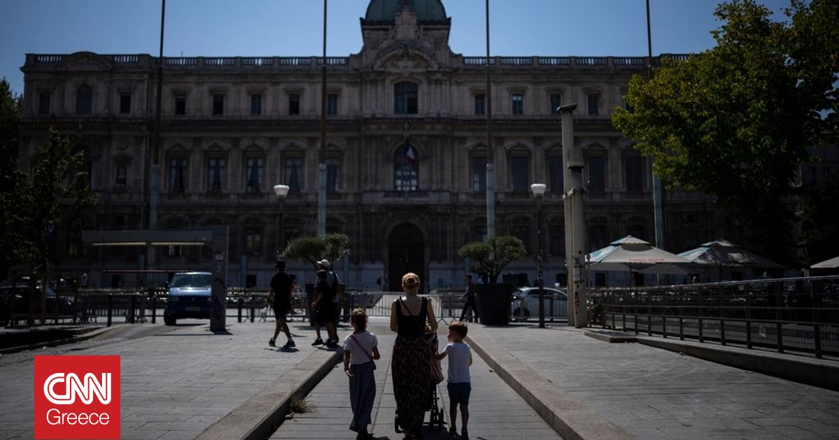 &Alpha;&sigma;&upsilon;&nu;ή&theta;&iota;&sigma;&tau;&alpha; &upsilon;&psi;&eta;&lambda;έ&sigmaf; &theta;&epsilon;&rho;&mu;&omicron;&kappa;&rho;&alpha;&sigma;ί&epsilon;&sigmaf; &sigma;&tau;&eta; &Gamma;&alpha;&lambda;&lambda;ί&alpha; &epsilon;&nu; &mu;έ&sigma;&omega; &chi;&epsilon;&iota;&mu;ώ&nu;&alpha; - K&omicron;&nu;&tau;ά &sigma;&tau;&omicron;&upsilon;&sigmaf; 30 &beta;&alpha;&theta;&mu;&omicron;ύ&sigmaf; &omicron; &upsilon;&delta;&rho;ά&rho;&gamma;&upsilon;&rho;&omicron;&sigmaf;