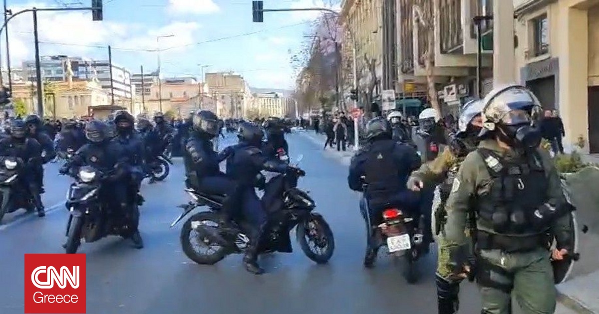 &Beta;ί&nu;&tau;&epsilon;&omicron; &tau;&omicron;&upsilon; CNN Greece &alpha;&pi;ό &tau;&alpha; &epsilon;&pi;&epsilon;&iota;&sigma;ό&delta;&iota;&alpha; &sigma;&tau;&omicron; &Sigma;ύ&nu;&tau;&alpha;&gamma;&mu;&alpha; &lambda;ί&gamma;&omicron; &pi;&rho;&iota;&nu; &kappa;&alpha;&iota; &mu;&epsilon;&tau;ά &tau;&omicron; &sigma;&upsilon;&lambda;&lambda;&alpha;&lambda;&eta;&tau;ή&rho;&iota;&omicron; &gamma;&iota;&alpha; &tau;&alpha; &Tau;έ&mu;&pi;&eta;