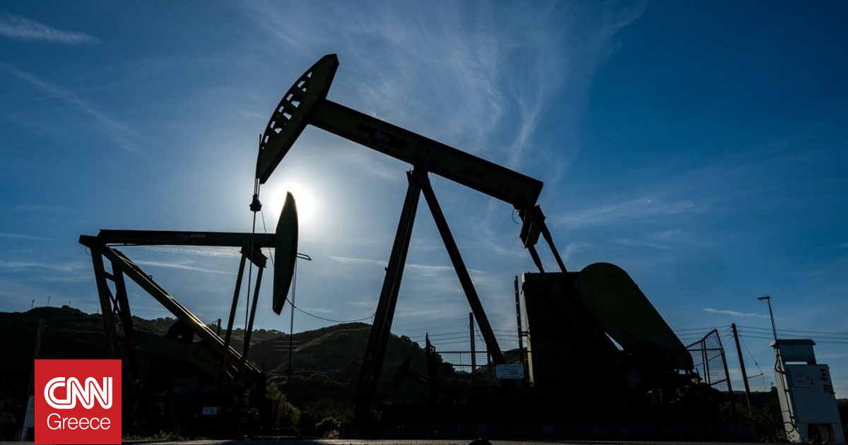 &Pi;&epsilon;&tau;&rho;έ&lambda;&alpha;&iota;&omicron;, &omicron; &laquo;&delta;&alpha;ί&mu;&omicron;&nu;&alpha;&sigmaf;&raquo; &mu;&epsilon; &tau;&omicron;&upsilon;&sigmaf; &pi;&omicron;&lambda;&lambda;&omicron;ύ&sigmaf; &pi;&iota;&sigma;&tau;&omicron;ύ&sigmaf;