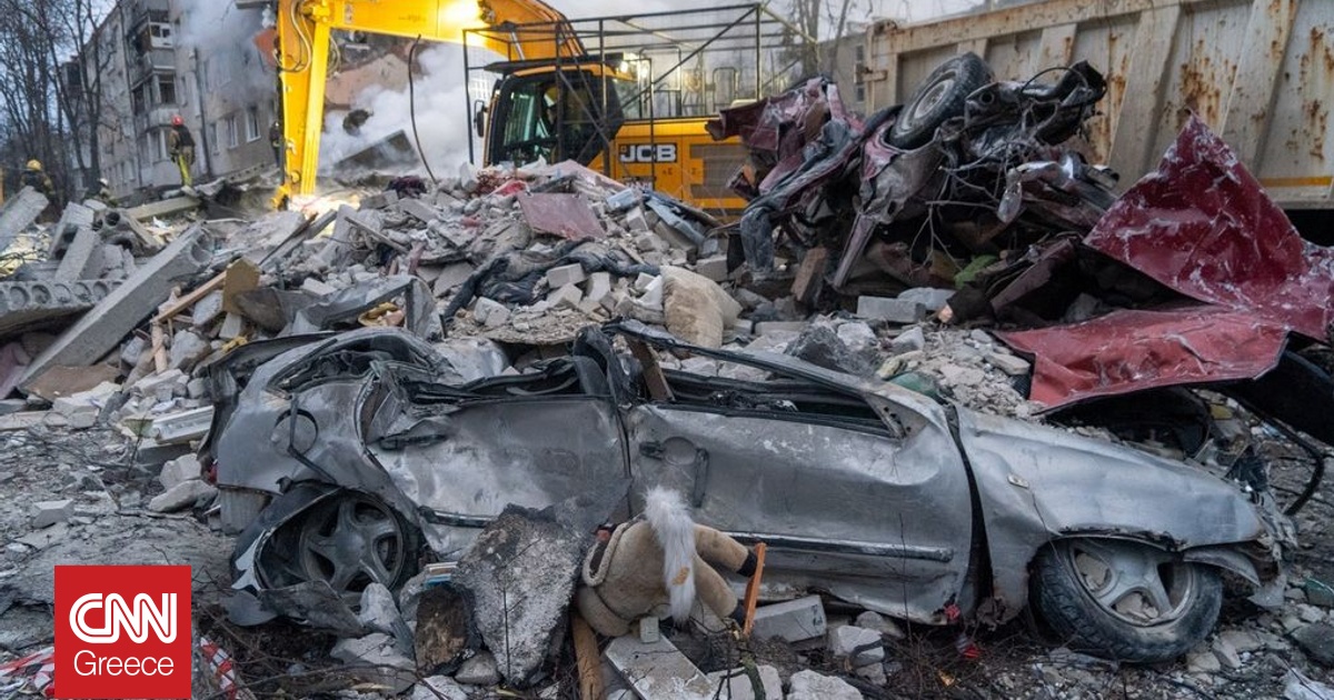 &Omicron;&upsilon;&kappa;&rho;&alpha;&nu;ί&alpha;: &Delta;ύ&omicron; &nu;&epsilon;&kappa;&rho;&omicron;ί &kappa;&alpha;&iota; &pi;έ&nu;&tau;&epsilon; &tau;&rho;&alpha;&upsilon;&mu;&alpha;&tau;ί&epsilon;&sigmaf; &alpha;&pi;ό &rho;&omega;&sigma;&iota;&kappa;ή &mu;&alpha;&zeta;&iota;&kappa;ή &epsilon;&pi;ί&theta;&epsilon;&sigma;&eta; &sigma;&tau;&omicron; &Kappa;ί&epsilon;&beta;&omicron;