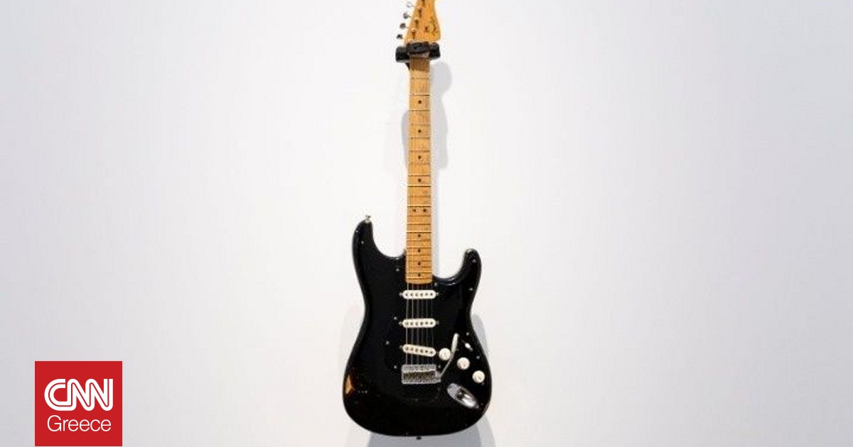 &Eta; &kappa;&iota;&theta;ά&rho;&alpha; &laquo;Black Strat&raquo; &tau;&omicron;&upsilon; &Gamma;&kappa;ί&lambda;&mu;&omicron;&upsilon;&rho; &tau;&omega;&nu; Pink Floyd &eta; &pi;&iota;&omicron; &alpha;&kappa;&rho;&iota;&beta;ή &pi;&omicron;&upsilon; &pi;&omicron;&upsilon;&lambda;ή&theta;&eta;&kappa;&epsilon; &pi;&omicron;&tau;έ &sigma;&epsilon; &delta;&eta;&mu;&omicron;&pi;&rho;&alpha;&sigma;ί&alpha;