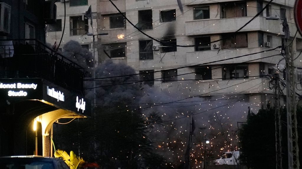 &Eta; &sigma;&tau;&iota;&gamma;&mu;ή &pi;&omicron;&upsilon; &omicron; IDF &iota;&sigma;&omicron;&pi;&epsilon;&delta;ώ&nu;&epsilon;&iota; &kappa;&tau;ή&rho;&iota;&omicron; &sigma;&tau;&eta; &Beta;&eta;&rho;&upsilon;&tau;ό - &Pi;έ&phi;&tau;&epsilon;&iota; &sigma;&alpha;&nu; &chi;ά&rho;&tau;&iota;&nu;&omicron;&sigmaf; &pi;ύ&rho;&gamma;&omicron;&sigmaf;