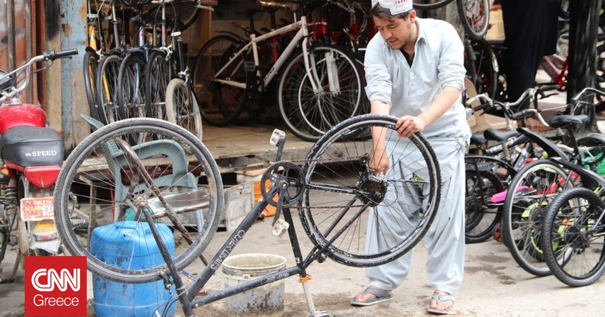 &Sigma;&tau;&rho;&omicron;&phi;ή &sigma;&tau;&alpha;... &pi;&omicron;&delta;ή&lambda;&alpha;&tau;&alpha; &kappa;&alpha;&iota; &tau;&alpha; &eta;&lambda;&epsilon;&kappa;&tau;&rho;&iota;&kappa;ά &omicron;&chi;ή&mu;&alpha;&tau;&alpha; &sigma;&tau;&omicron; &Pi;&alpha;&kappa;&iota;&sigma;&tau;ά&nu; &lambda;ό&gamma;&omega; &tau;&omega;&nu; &tau;&iota;&mu;ώ&nu; &sigma;&tau;&alpha; &kappa;&alpha;ύ&sigma;&iota;&mu;&alpha;