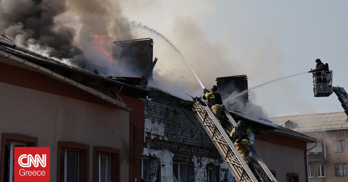 Έ&nu;&alpha; &pi;&alpha;&iota;&delta;ί &sigma;&kappa;&omicron;&tau;ώ&theta;&eta;&kappa;&epsilon; &kappa;&alpha;&iota; 14 ά&tau;&omicron;&mu;&alpha; &tau;&rho;&alpha;&upsilon;&mu;&alpha;&tau;ί&sigma;&tau;&eta;&kappa;&alpha;&nu; &alpha;&pi;ό &rho;&omega;&sigma;&iota;&kappa;ή &epsilon;&pi;ί&theta;&epsilon;&sigma;&eta; &mu;&epsilon; drones &sigma;&tau;&eta;&nu; &kappa;&epsilon;&nu;&tau;&rho;&iota;&kappa;ή &Omicron;&upsilon;&kappa;&rho;&alpha;&nu;ί&alpha;