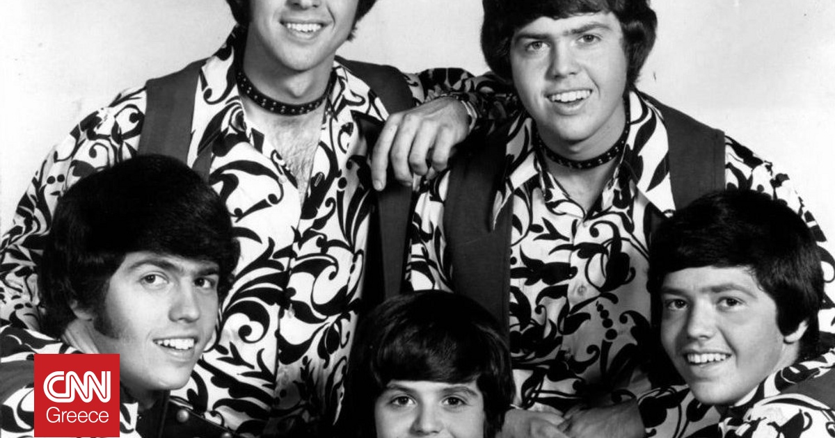 &Pi;έ&theta;&alpha;&nu;&epsilon; &omicron; Ά&lambda;&alpha;&nu; Ό&sigma;&mu;&omicron;&nu;&tau; &tau;&omega;&nu; The Osmonds &ndash; &Omicron; ά&nu;&theta;&rho;&omega;&pi;&omicron;&sigmaf; &pi;&omicron;&upsilon; &delta;&iota;&alpha;&mu;ό&rho;&phi;&omega;&sigma;&epsilon; &tau;&omicron;&nu; ή&chi;&omicron; &mu;&iota;&alpha;&sigmaf; &epsilon;&pi;&omicron;&chi;ή&sigmaf;
