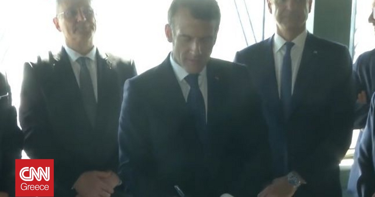 &Tau;&omicron; &chi;&epsilon;&iota;&rho;ό&gamma;&rho;&alpha;&phi;&omicron; &mu;ή&nu;&upsilon;&mu;&alpha; &Mu;&alpha;&kappa;&rho;ό&nu; &kappa;&alpha;&tau;ά &tau;&eta;&nu; &epsilon;&pi;ί&sigma;&kappa;&epsilon;&psi;&eta; &sigma;&tau;&eta; &phi;&rho;&epsilon;&gamma;ά&tau;&alpha; &laquo;&Kappa;ί&mu;&omega;&nu;&raquo;: &laquo;&Epsilon;&nu;&omega;&mu;έ&nu;&omicron;&iota; &sigma;&tau;&omicron; ό&nu;&omicron;&mu;&alpha; &tau;&eta;&sigmaf; &phi;&iota;&lambda;ί&alpha;&sigmaf;&raquo;