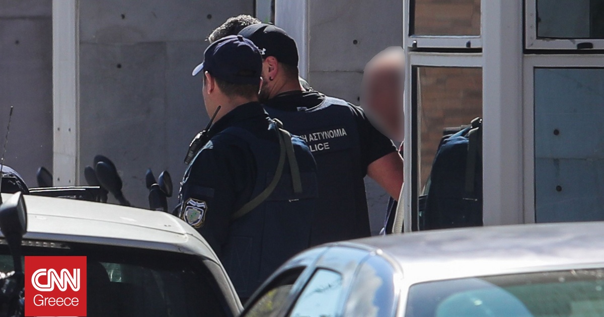 Εντοπίστηκε ύποπτο αντικείμενο έξω από τράπεζα στο κέντρο της Αθήνας – Κινητοποίηση της αστυνομίας Εντοπίστηκε ύποπτο αντικείμενο έξω από τράπεζα στο κέντρο της Αθήνας – Κινητοποίηση της αστυνομίας