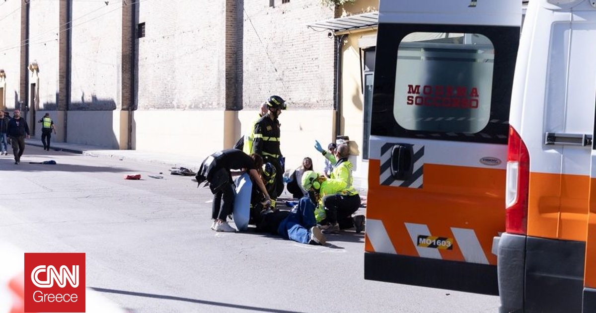 &Iota;&tau;&alpha;&lambda;ί&alpha;: &Sigma;&upsilon;&gamma;&kappa;&lambda;&omicron;&nu;&iota;&sigma;&tau;&iota;&kappa;έ&sigmaf; &epsilon;&iota;&kappa;ό&nu;&epsilon;&sigmaf; &alpha;&pi;ό &tau;&eta;&nu; &epsilon;&pi;ί&theta;&epsilon;&sigma;&eta; &sigma;&epsilon; &pi;&epsilon;&zeta;&omicron;ύ&sigmaf; &mu;&epsilon; &alpha;&upsilon;&tau;&omicron;&kappa;ί&nu;&eta;&tau;&omicron; &sigma;&tau;&eta; &Mu;ό&nu;&tau;&epsilon;&nu;&alpha;