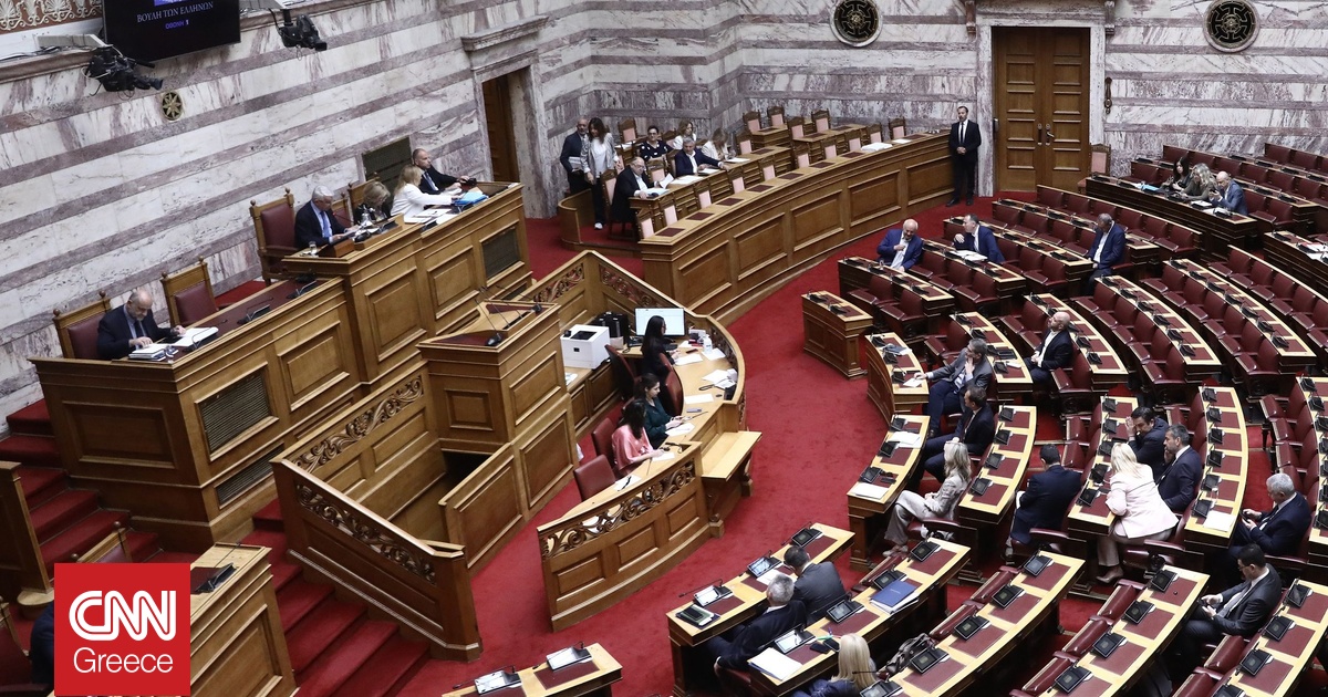 Συντάξεις χηρείας: Σκληρή πολιτική κριτική για τους χιλιάδες αποκλεισμένους της ρύθμισης