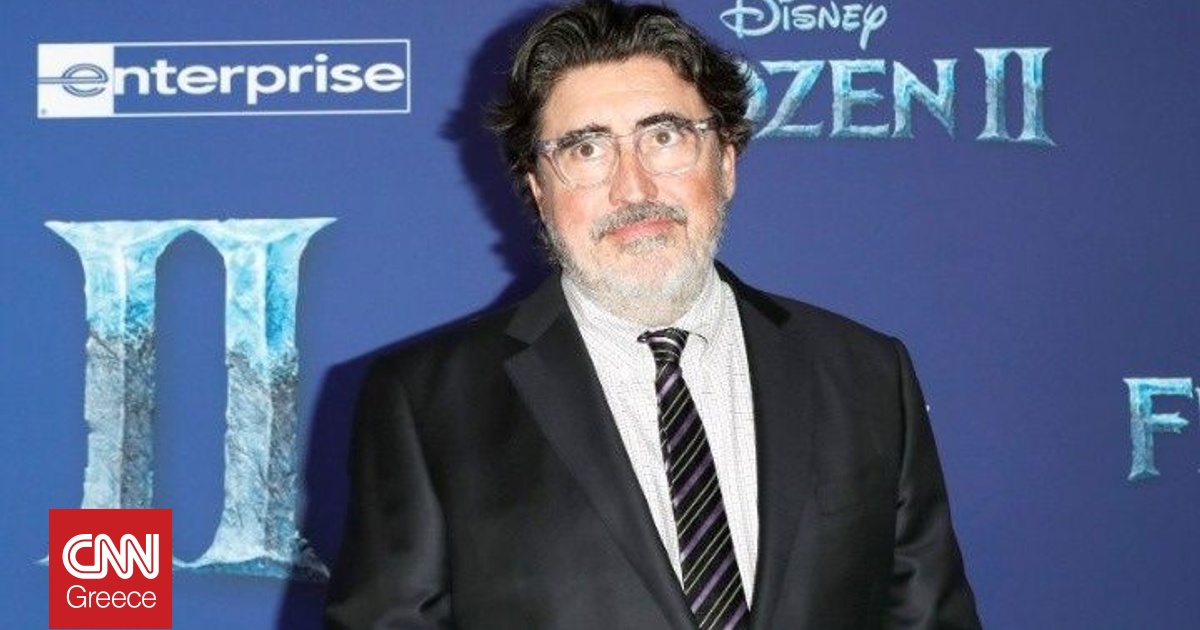 &Omicron; Ά&lambda;&phi;&rho;&epsilon;&nu;&tau; &Mu;&omicron;&lambda;ί&nu;&alpha; &mu;&iota;&lambda;ά &gamma;&iota;&alpha; &tau;&eta;&nu; &sigma;&epsilon;&iota;&rho;ά &tau;&omicron;&upsilon; Netflix &laquo;The Boroughs&raquo;