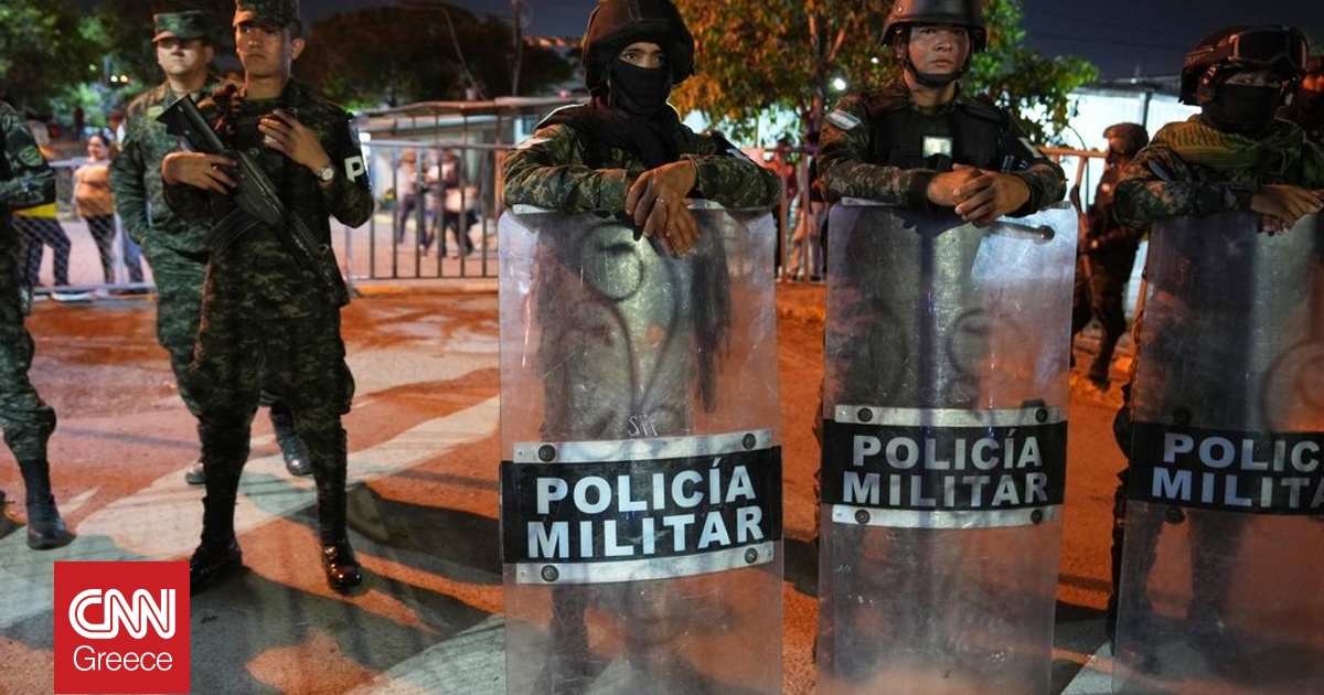 &Sigma;&tau;&alpha; &chi;έ&rho;&iota;&alpha; &tau;&omega;&nu; &alpha;&rho;&chi;ώ&nu; &omicron; &beta;&alpha;&sigma;&iota;&kappa;ό&sigmaf; ύ&pi;&omicron;&pi;&tau;&omicron;&sigmaf; &gamma;&iota;&alpha; &tau;&eta; &sigma;&phi;&alpha;&gamma;ή 19 &epsilon;&rho;&gamma;&alpha;&tau;ώ&nu; &sigma;&tau;&eta;&nu; &Omicron;&nu;&delta;&omicron;ύ&rho;&alpha;