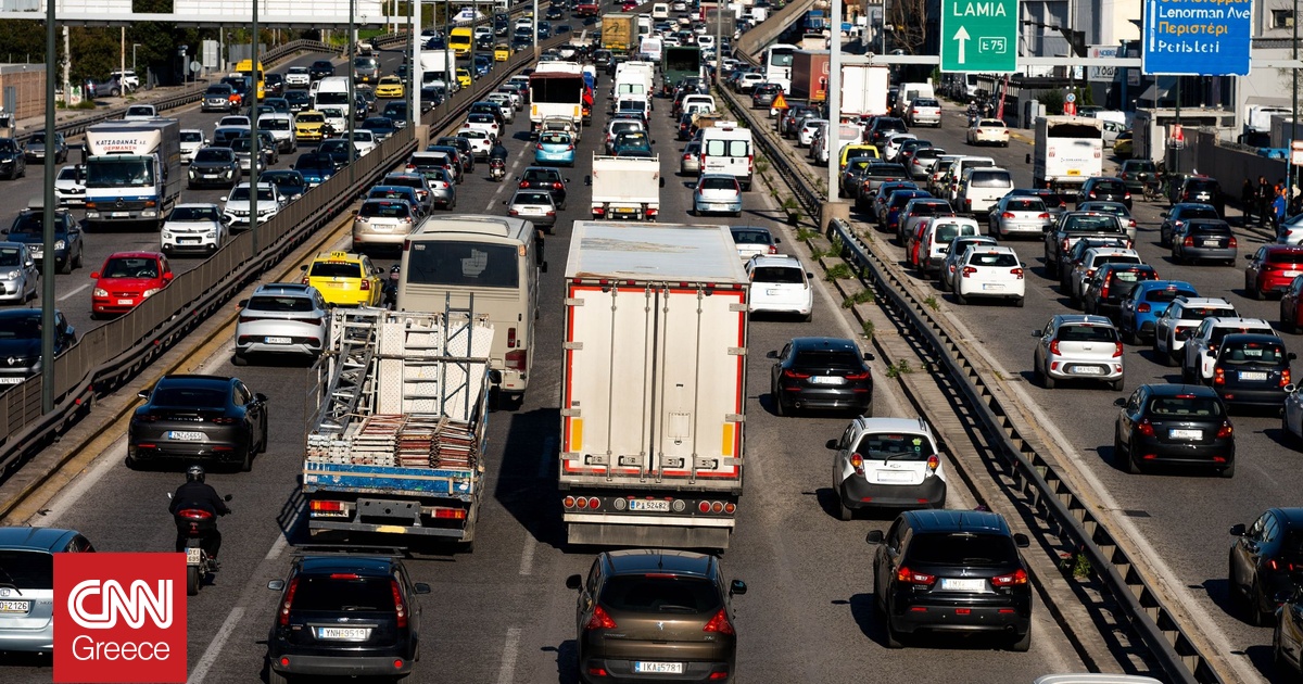Τροχαίο ατύχημα στον Κηφισό στις Τρεις Γέφυρες: Βανάκι προσέκρουσε σε κολόνα – Ουρές χιλιομέτρων Τροχαίο ατύχημα στον Κηφισό στις Τρεις Γέφυρες: Βανάκι προσέκρουσε σε κολόνα – Ουρές χιλιομέτρων