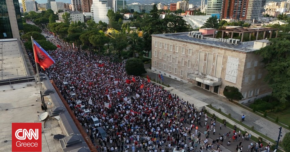 &Alpha;&lambda;&beta;&alpha;&nu;ί&alpha;: &Omicron; &Rho;ά&mu;&alpha; &laquo;&beta;&lambda;έ&pi;&epsilon;&iota;&raquo; &tau;&omicron; &Iota;&rho;ά&nu; &pi;ί&sigma;&omega; &alpha;&pi;ό &tau;&iota;&sigmaf; &kappa;&iota;&nu;&eta;&tau;&omicron;&pi;&omicron;&iota;ή&sigma;&epsilon;&iota;&sigmaf; &kappa;&alpha;&tau;ά &tau;&eta;&sigmaf; &epsilon;&pi;έ&nu;&delta;&upsilon;&sigma;&eta;&sigmaf; &Kappa;&omicron;ύ&sigma;&nu;&epsilon;&rho;