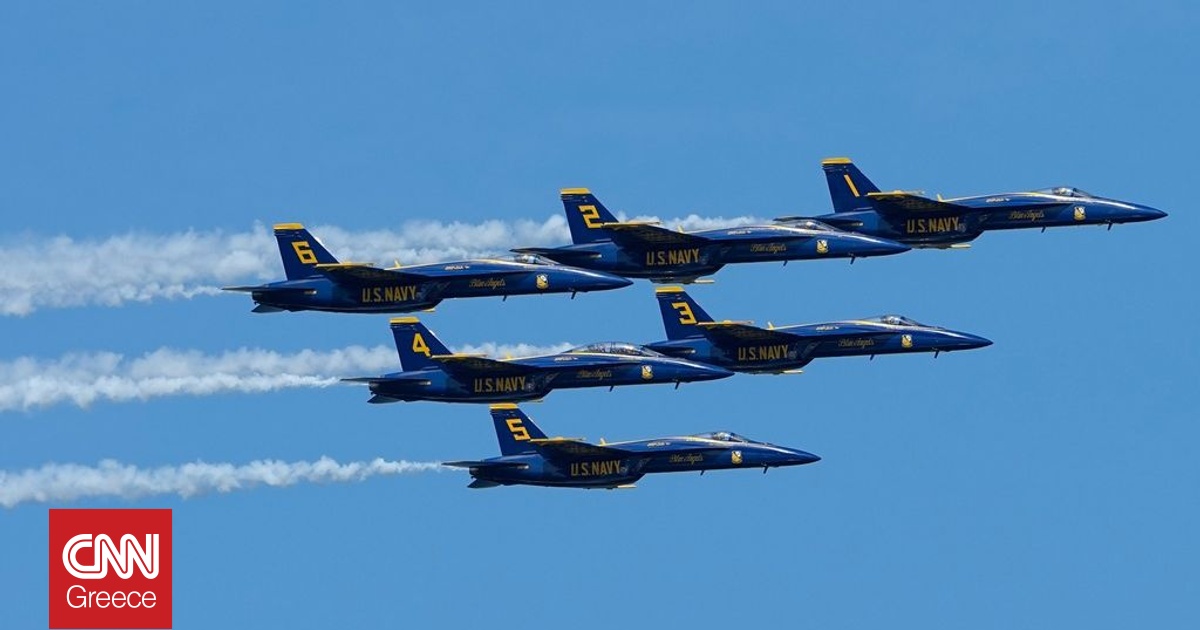 &Omicron;&iota; &laquo;Blue Angels&raquo; &alpha;&nu;&alpha;&sigma;&tau;ά&tau;&omega;&sigma;&alpha;&nu; &tau;&eta; &Phi;&lambda;ό&rho;&iota;&nu;&tau;&alpha; &ndash; &Pi;έ&tau;&alpha;&xi;&alpha;&nu; &pi;ά&nu;&omega; &alpha;&pi;ό &pi;&alpha;&rho;&alpha;&lambda;ί&alpha; &gamma;&epsilon;&mu;ά&tau;&eta; &kappa;ό&sigma;&mu;&omicron;