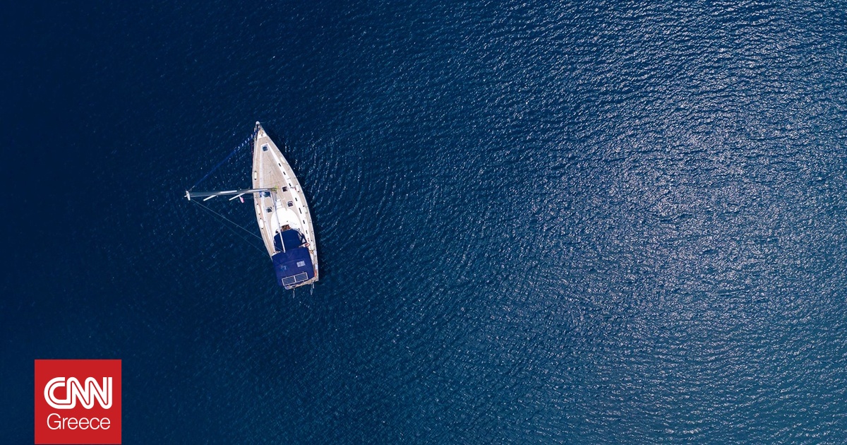 Αγνοείται Ισπανός επιχειρηματίας που έπλεε στην Πύλο – Στο ακυβέρνητο σκάφος για μέρες η σύζυγός του