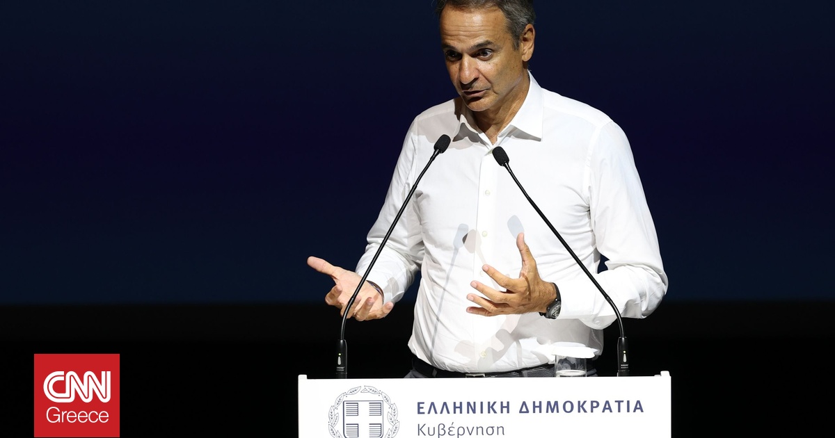 Πυρά Μητσοτάκη κατά ΠΑΣΟΚ για «ασχετοσύνη»: «Επιλέγει να ψηφίσει Ακρίτα αλλά όχι Στουρνάρα»
