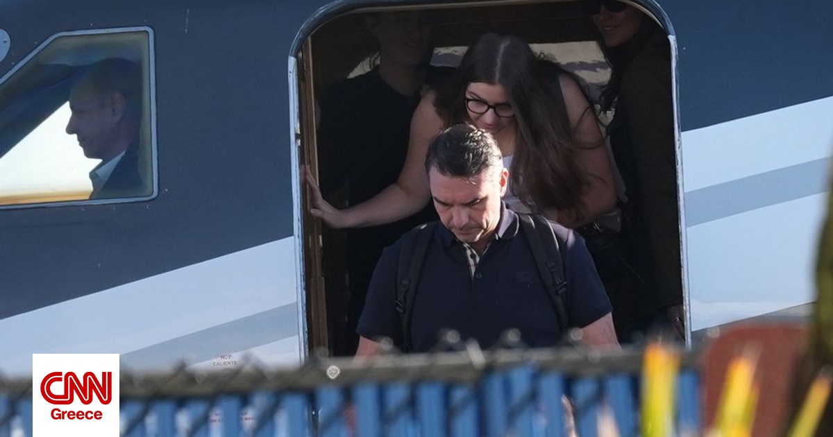 ΗΠΑ: Ο Φλάβιο Μπολσονάρο λέει πως έφυγε από την Βραζιλία για να γλιτώσει τη δίωξη ΗΠΑ: Ο Φλάβιο Μπολσονάρο λέει πως έφυγε από την Βραζιλία για να γλιτώσει τη δίωξη