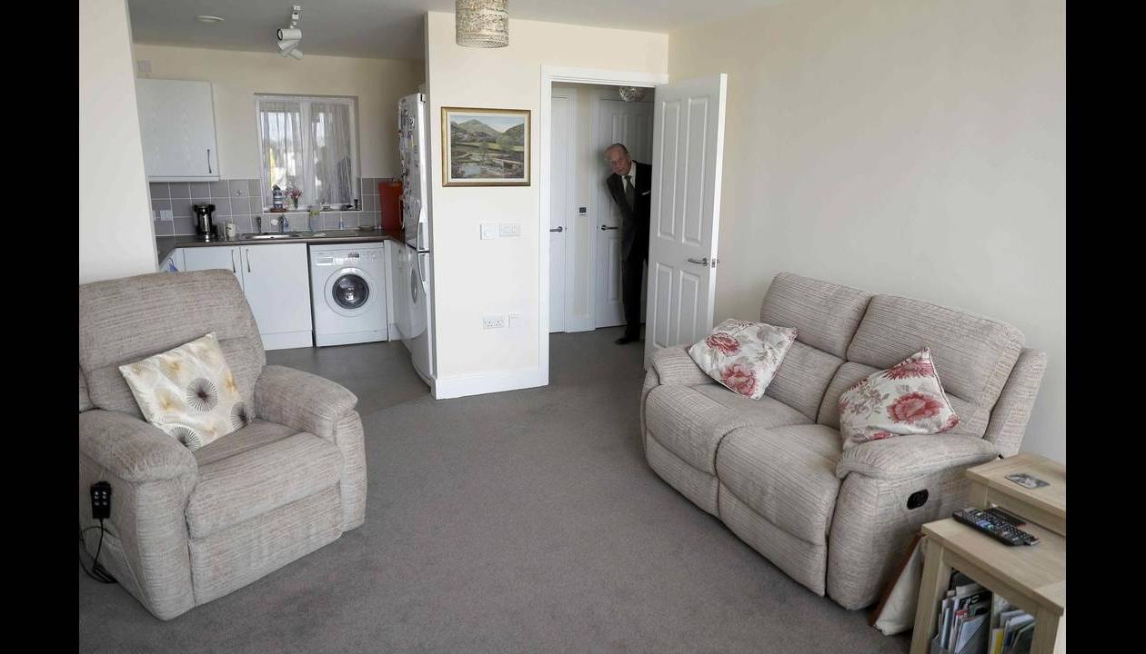 1. Σε ταξίδι που έκανε κατά τη δεκαετία του 1980 στην Κίνα, προειδοποίησε βρετανούς φοιτητές: «Θα αποκτήσετε σχιστά μάτια, αν μείνετε πολύ εδώ».