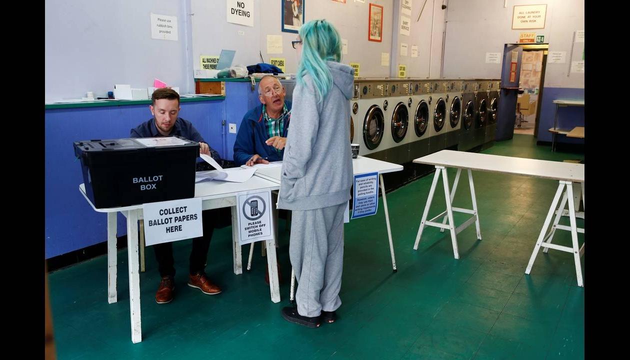 Τα πιο παράξενα εκλογικά κέντρα της Βρετανίας (pics)