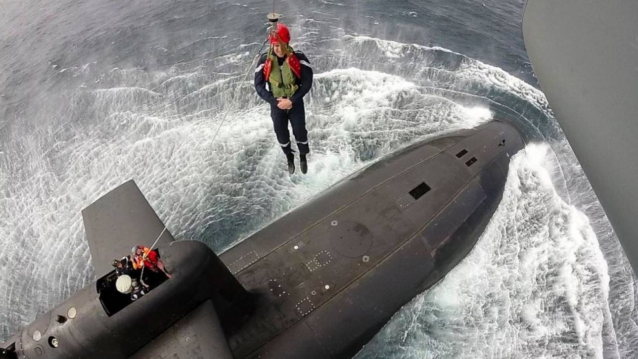 Γαλλία: Ο Εμανουέλ Μακρόν σε... πυρηνικό υποβρύχιο