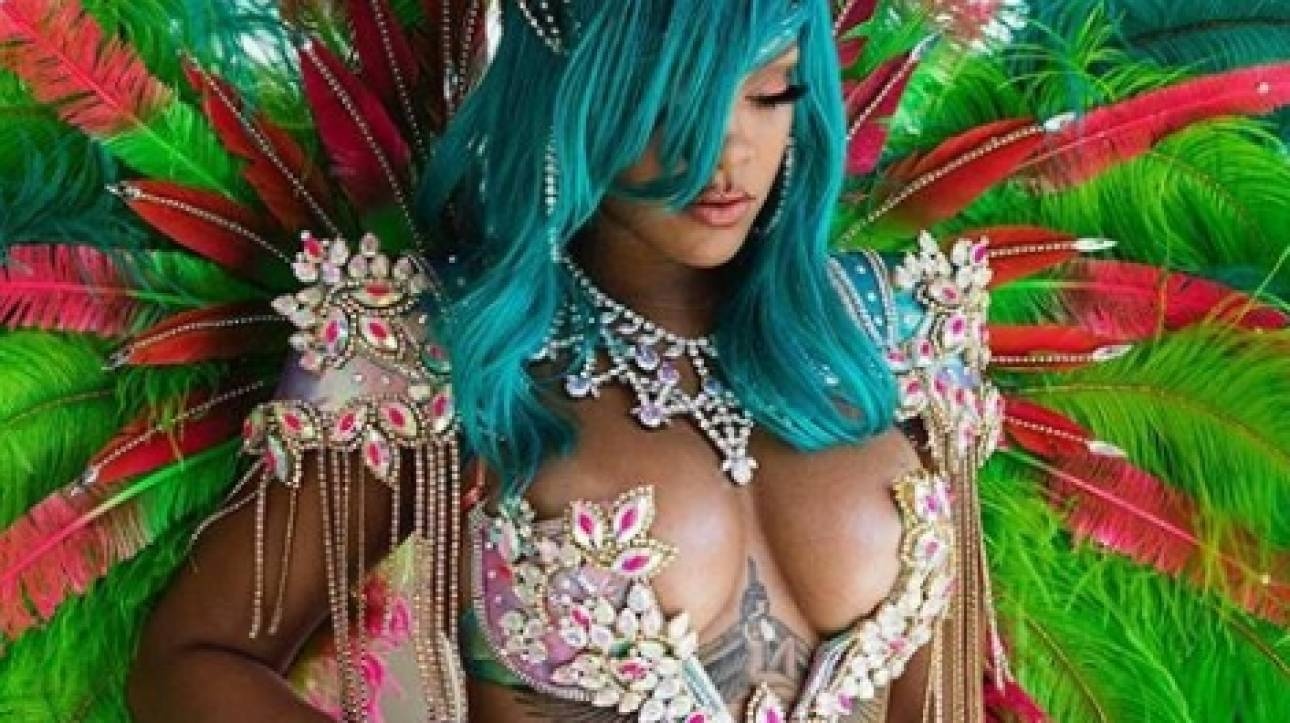 Rihanna: Βασίλισσα των Μπαρμπέιντος στο Καρναβάλι της πατρίδας της