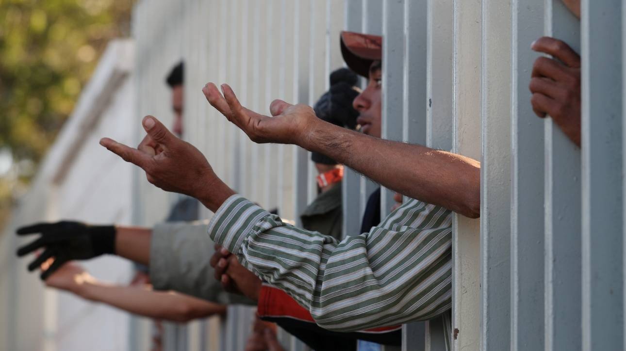 Συγκλονιστικές εικόνες από το καραβάνι των μεταναστών στην Τιχουάνα