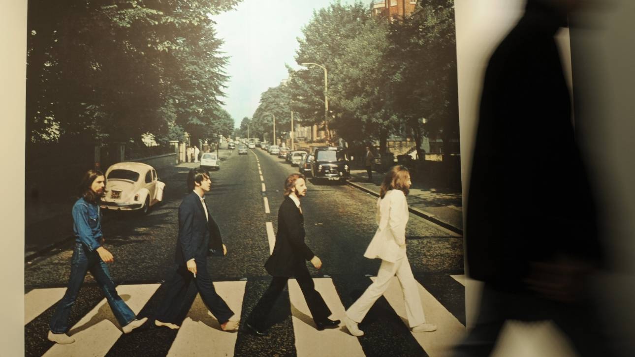 Το θρυλικό Abbey Road των Beatles, ξανά στο Νο1, 50 χρόνια μετά –  Γιατί μπήκε στα ρεκόρ Γκίνες