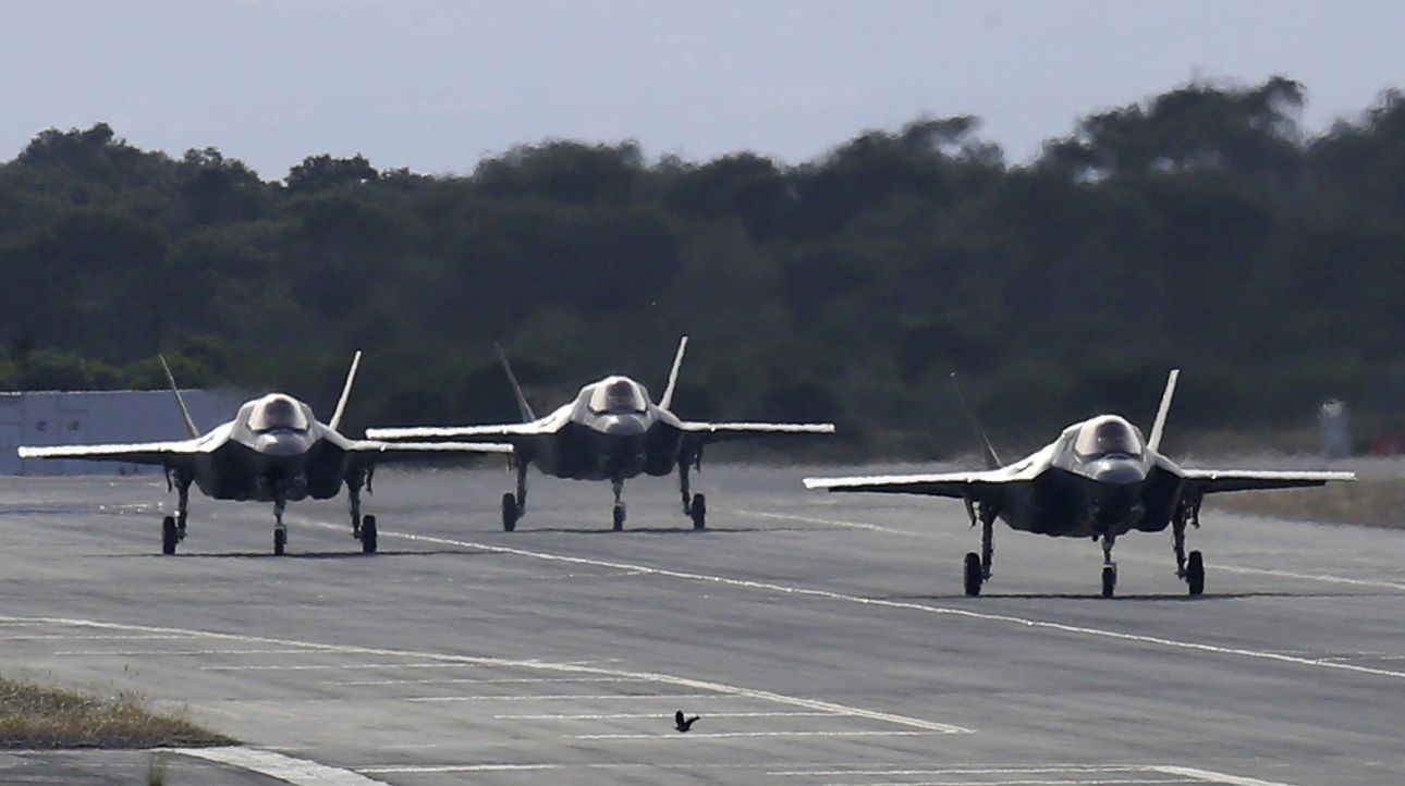 &Tau;&omicron; &Kappa;&omicron;&gamma;&kappa;&rho;έ&sigma;&omicron; &laquo;&tau;&epsilon;ί&chi;&omicron;&sigmaf;&raquo; &sigma;&tau;&alpha; &sigma;&chi;έ&delta;&iota;&alpha; &Tau;&rho;&alpha;&mu;&pi; &gamma;&iota;&alpha; &tau;&alpha; F-35 &sigma;&tau;&eta;&nu; &Tau;&omicron;&upsilon;&rho;&kappa;ί&alpha; - &Pi;ώ&sigmaf; &mu;&pi;&omicron;&rho;&epsilon;ί &nu;&alpha; &tau;&alpha; &pi;&rho;&omicron;&sigma;&pi;&epsilon;&rho;ά&sigma;&epsilon;&iota;