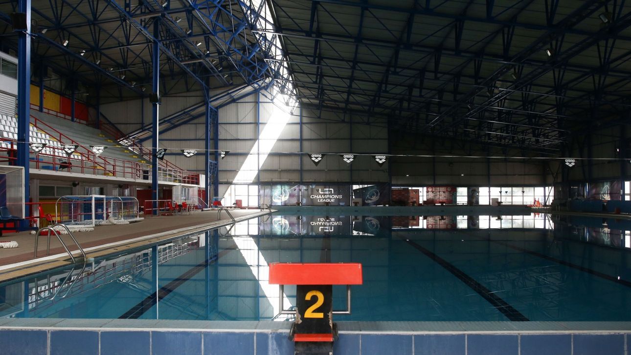 Κακοκαιρία Adel: Αποκολλήθηκε τμήμα οροφής κολυμβητηρίου εν ώρα αγώνα στην Κέρκυρα