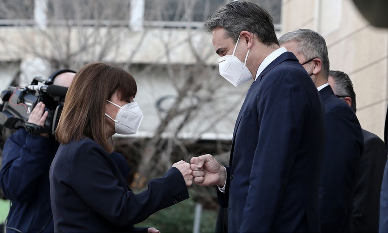 Στην πρωτοχρονιάτικη δοξολογία στον Καθεδρικό Ναό Αθηνών Σακελλαροπούλου - Μητσοτάκης