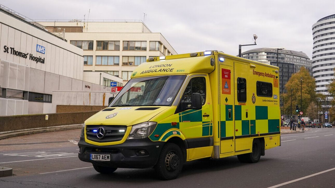 Βρετανία: Ένας νεκρός και τέσσερις τραυματίες από τη συντριβή ελικοπτέρου Βρετανία: Ένας νεκρός και τέσσερις τραυματίες από τη συντριβή ελικοπτέρου