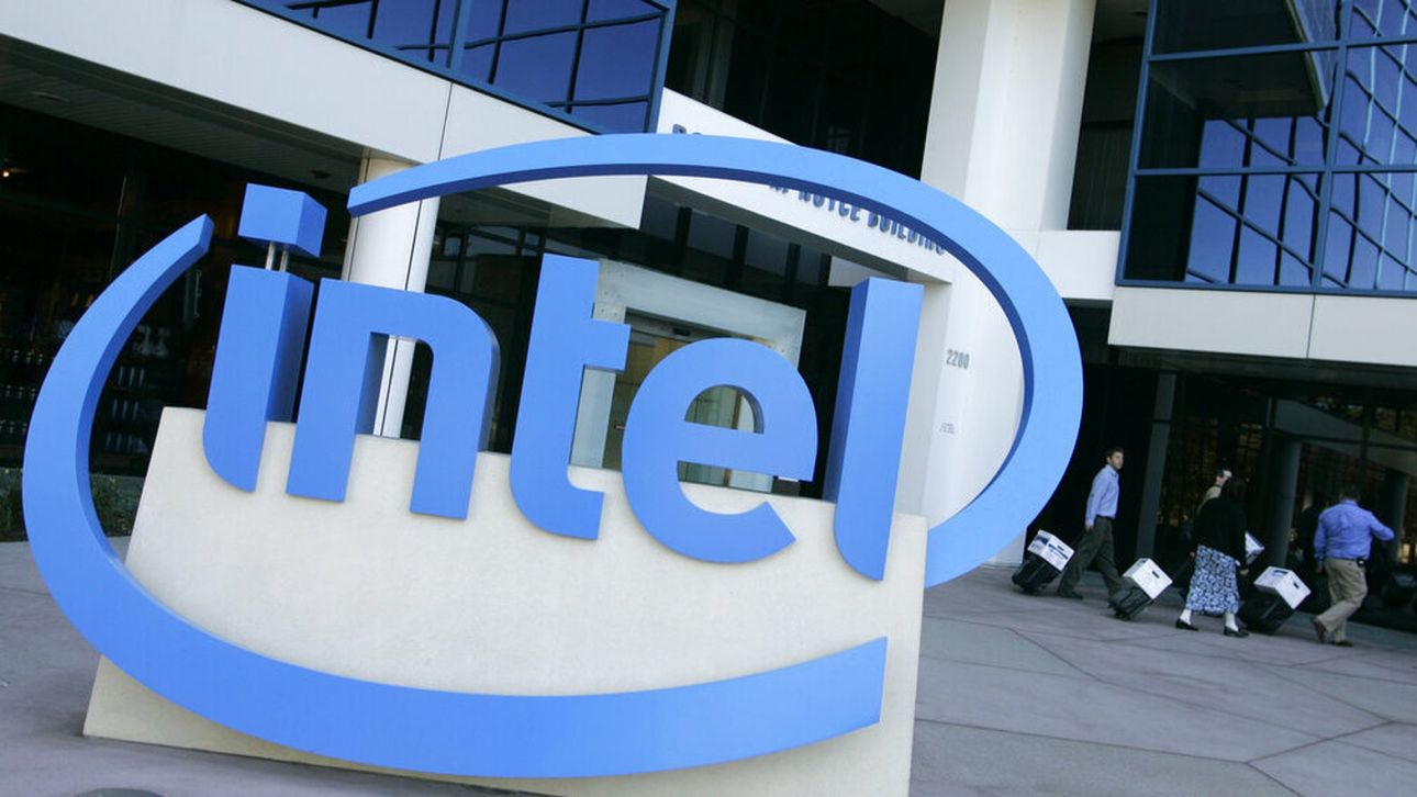 Υπό την πίεση Τραμπ οι ΗΠΑ απέκτησαν το 10% της Intel – «Δεν κόστισε τίποτα»