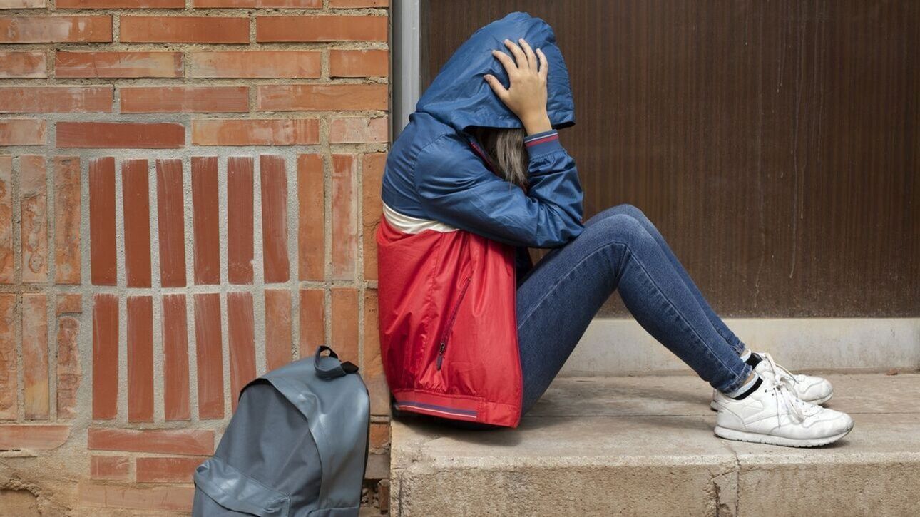 &Beta;&rho;&epsilon;&tau;&alpha;&nu;ί&alpha;: &Kappa;&alpha;&tau;&alpha;&delta;ί&kappa;&eta; 18 &epsilon;&tau;ώ&nu; &sigma;&epsilon; &upsilon;&pi;ά&lambda;&lambda;&eta;&lambda;&omicron; &beta;&rho;&epsilon;&phi;&omicron;&nu;&eta;&pi;&iota;&alpha;&kappa;&omicron;ύ &sigma;&tau;&alpha;&theta;&mu;&omicron;ύ