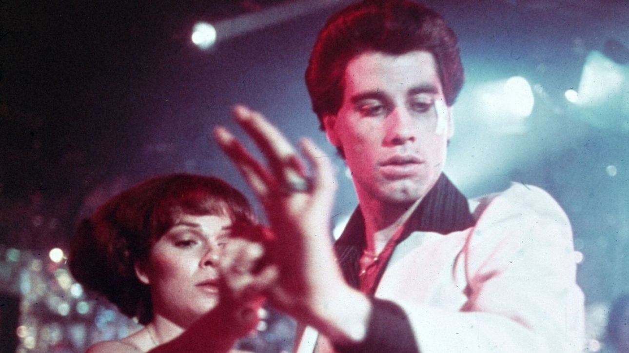 Σε δημοπρασία το λευκό κοστούμι του Τραβόλτα από το «Πυρετός το Σαββατόβραδο»