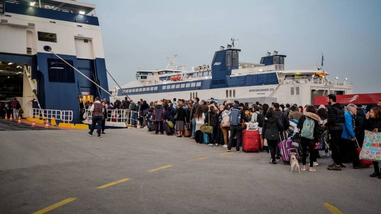 Τρόμος για μαθήτριες εν πλω προς Κρήτη: Γυμνός άνδρας εισέβαλε στην καμπίνα τους - Συνελήφθη