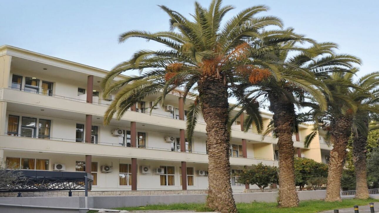 Ηράκλειο: Σοβαρός τραυματισμός 35χρονου στο πρόσωπο από αλυσοπρίονο – Νοσηλεύεται στο «Βενιζέλειο»