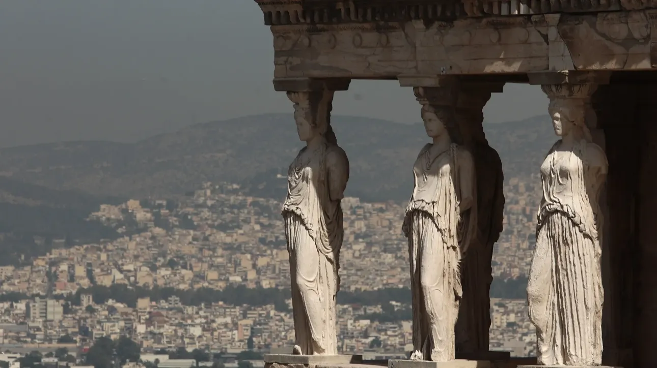 Διπλή αναβάθμιση της ελληνικής οικονομίας από Scope και Moody’s