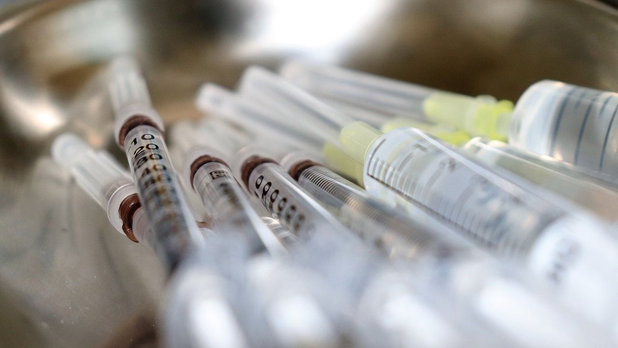 &Epsilon;&upsilon;&rho;&omega;&pi;&alpha;ϊ&kappa;ή &Epsilon;&beta;&delta;&omicron;&mu;ά&delta;&alpha; &Epsilon;&mu;&beta;&omicron;&lambda;&iota;&alpha;&sigma;&mu;&omicron;ύ: &Tau;&alpha; &epsilon;&mu;&beta;ό&lambda;&iota;&alpha; &alpha;&sigma;&phi;&alpha;&lambda;ή &gamma;&iota;&alpha; &kappa;ά&theta;&epsilon; &gamma;&epsilon;&nu;&iota;ά - &Pi;&rho;&omicron;&sigma;&tau;&alpha;&sigma;ί&alpha; &sigma;&epsilon; 30 &lambda;&omicron;&iota;&mu;ώ&xi;&epsilon;&iota;&sigmaf;