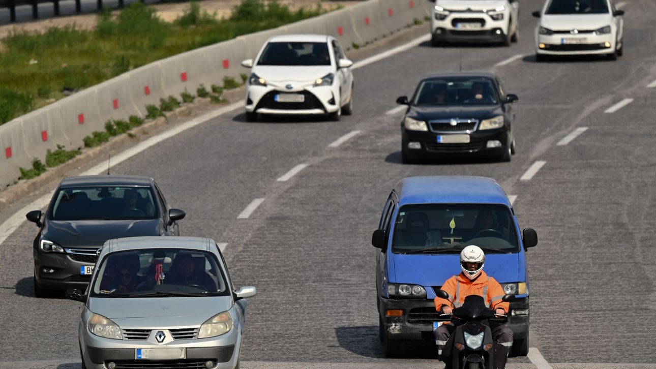 Μποτιλιάρισμα στον Ασπρόπυργο από σύγκρουση ΙΧ – Κλειστή η αριστερή λωρίδα στο ρεύμα προς Ελευσίνα Μποτιλιάρισμα στον Ασπρόπυργο από σύγκρουση ΙΧ – Κλειστή η αριστερή λωρίδα στο ρεύμα προς Ελευσίνα