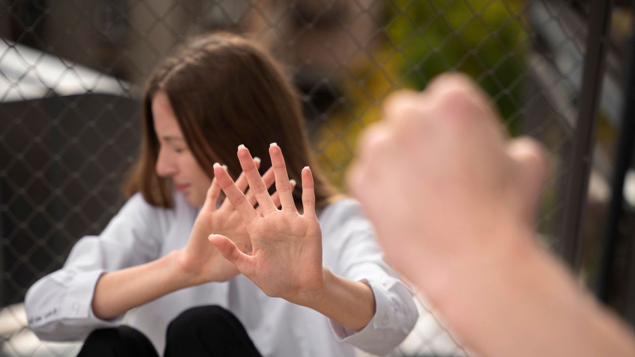 &Theta;&epsilon;&sigma;&sigma;&alpha;&lambda;&omicron;&nu;ί&kappa;&eta;: 17&chi;&rho;&omicron;&nu;&eta; &kappa;&alpha;&tau;ή&gamma;&gamma;&epsilon;&iota;&lambda;&epsilon; ό&tau;&iota; έ&pi;&epsilon;&sigma;&epsilon; &theta;ύ&mu;&alpha; &xi;&upsilon;&lambda;&omicron;&delta;&alpha;&rho;&mu;&omicron;ύ &alpha;&pi;ό &sigma;&upsilon;&nu;&omicron;&mu;ή&lambda;&iota;&kappa;&epsilon;&sigmaf; &tau;&eta;&sigmaf;
