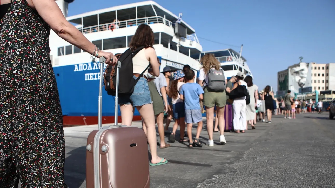 ΕΛΣΤΑΤ: 4,2 εκατ. Έλληνες έκαναν ταξίδια για διακοπές το 2024 – Υψηλό δεκαετίας