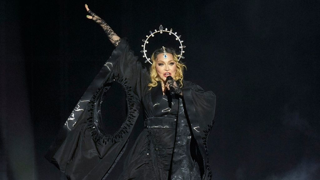 Η Madonna προσφέρει αμοιβή για το θρυλικό κοστούμι της που χάθηκε στο Coachella