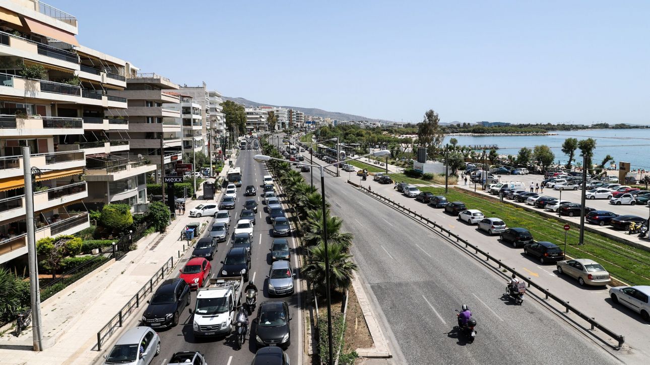 Καραμπόλα τεσσάρων οχημάτων με έναν τραυματία στην Ποσειδώνος: Μεγάλο μποτιλιάρισμα