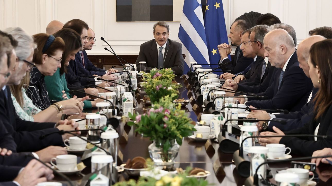 Υπουργικό Συμβούλιο μία ανάσα από τη ΔΕΘ – Το παράδειγμα της Γαλλίας και οι δημοσκοπήσεις Υπουργικό Συμβούλιο μία ανάσα από τη ΔΕΘ – Το παράδειγμα της Γαλλίας και οι δημοσκοπήσεις