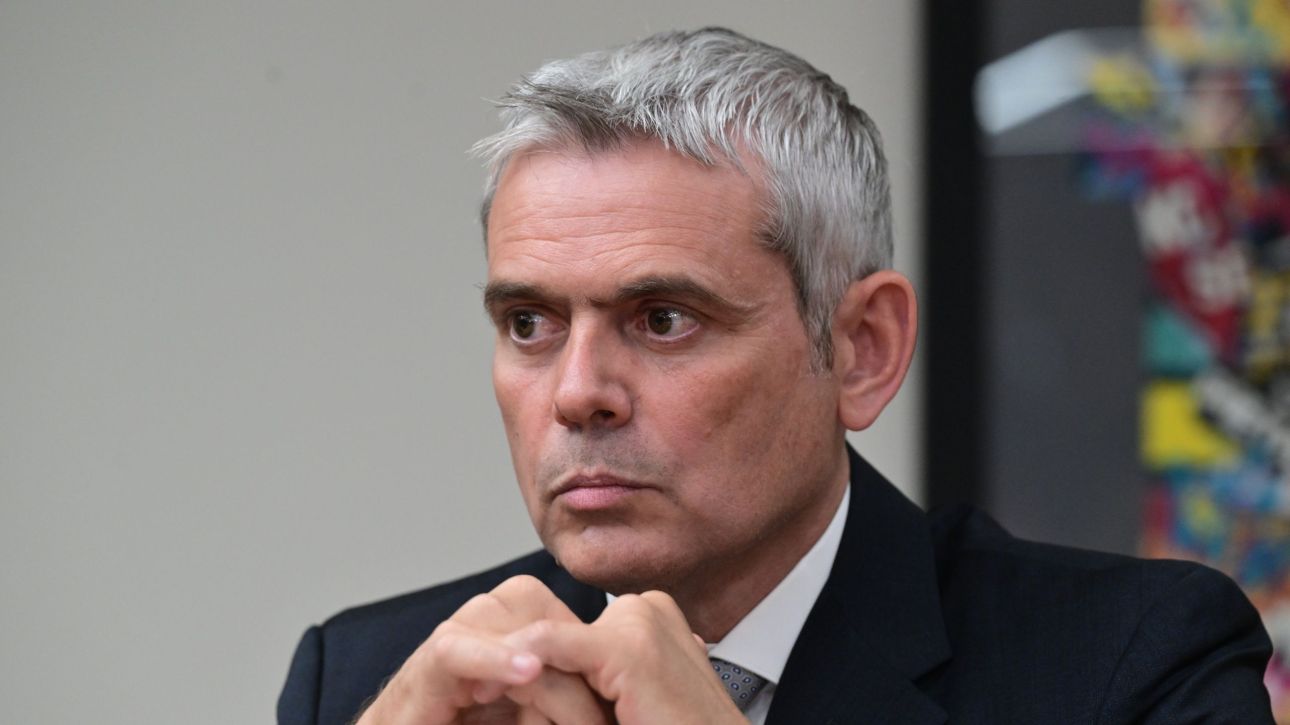 &Kappa;&alpha;&rho;&alpha;&gamma;&kappa;&omicron;ύ&nu;&eta;&sigmaf;: &Eta; &Epsilon;&lambda;&lambda;ά&delta;&alpha; &sigma;&tau;&eta;&nu; 4&eta; &theta;έ&sigma;&eta; &tau;&eta;&sigmaf; &Epsilon;.&Epsilon;. &mu;&epsilon; &tau;&alpha; &lambda;&iota;&gamma;ό&tau;&epsilon;&rho;&alpha; &theta;&alpha;&nu;&alpha;&tau;&eta;&phi;ό&rho;&alpha; &epsilon;&rho;&gamma;&alpha;&tau;&iota;&kappa;ά &alpha;&tau;&upsilon;&chi;ή&mu;&alpha;&tau;&alpha;