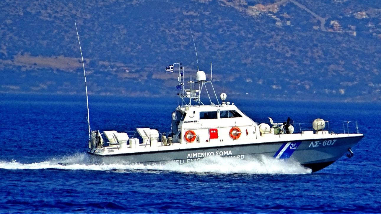 Τήνος: Αυτοκίνητο έπεσε στη θάλασσα, στο λιμάνι του Όρμου