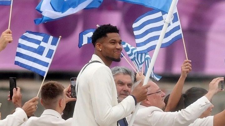 Αντετοκούνμπο: «Πουλούσα ρολόγια στην Αθήνα τώρα έχω ρολόι με το όνομά μου»