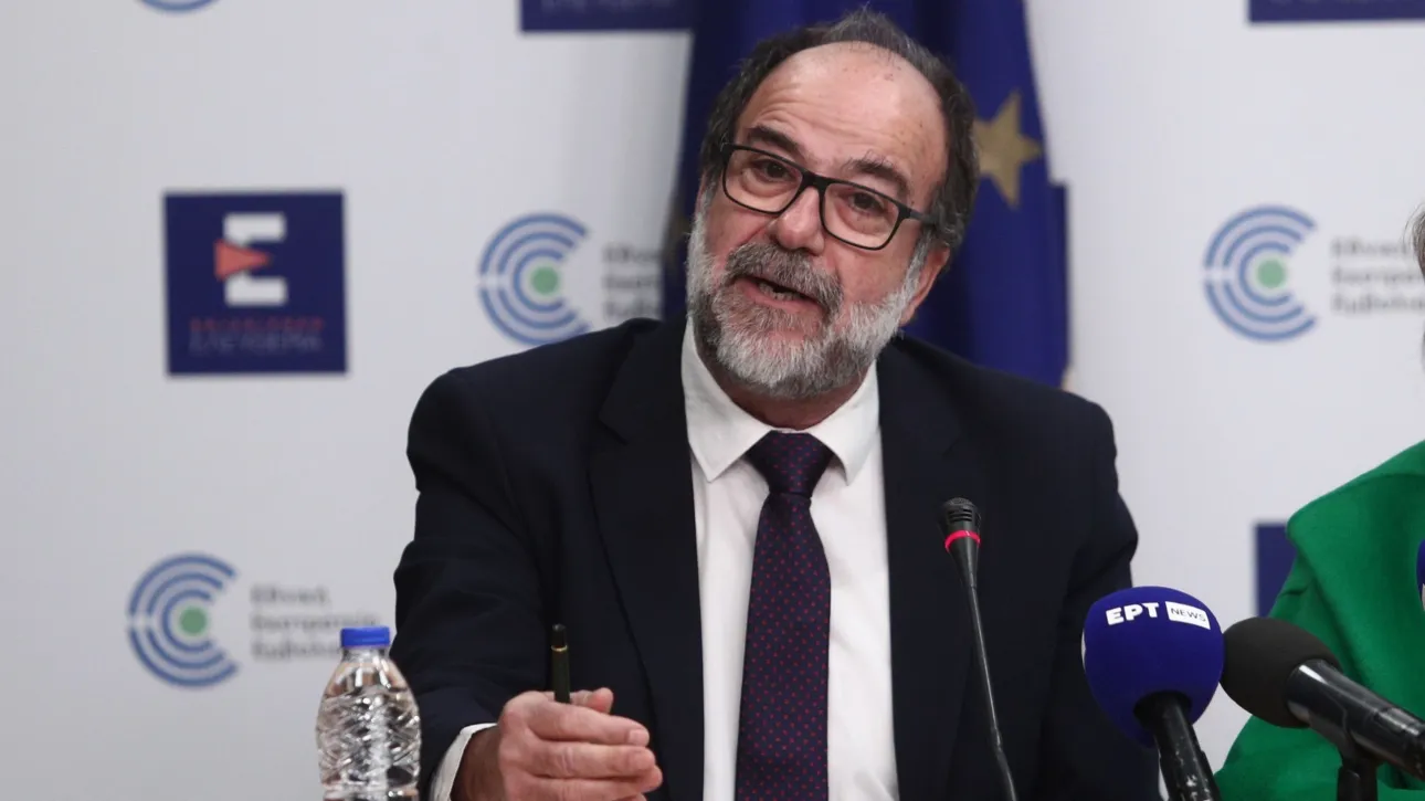 Ο μαγνητικός Βόρειος Πόλος μετακινείται, πού κατευθύνεται και τι σημαίνει αυτό για τη Γη