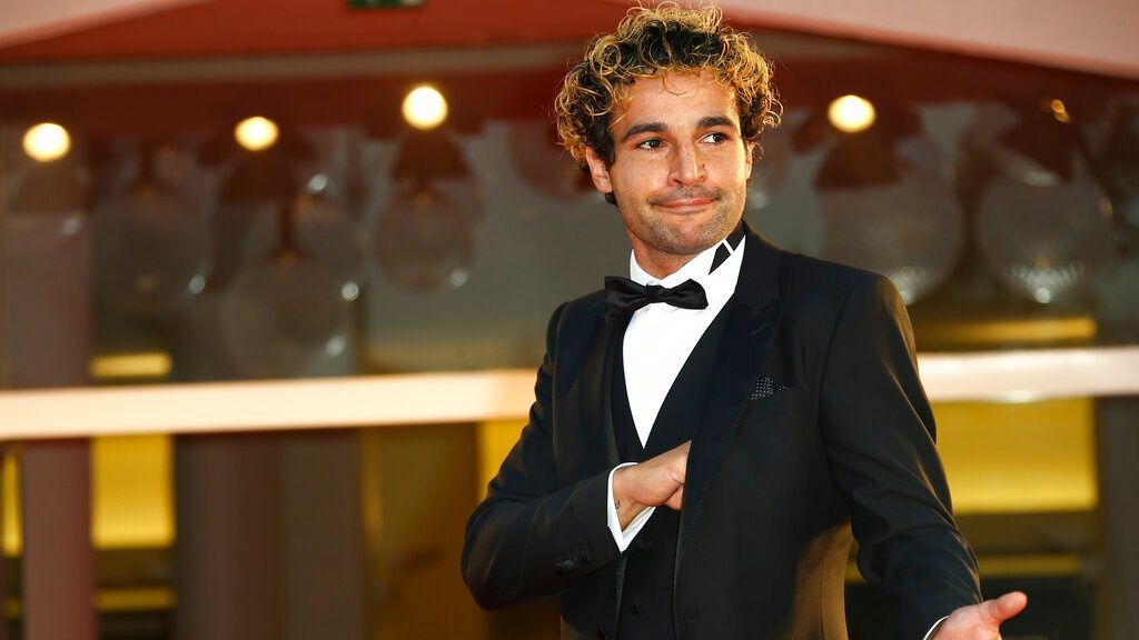 «Wolf Man» με τους Κρίστοφερ Αμποτ και Τζούλια Γκάρνερ - Το πρώτο teaser