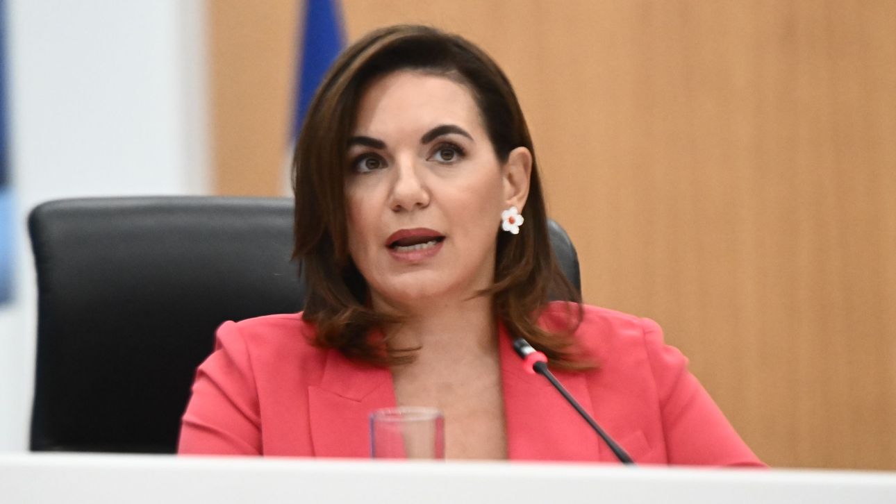 &Kappa;&epsilon;&phi;&alpha;&lambda;&omicron;&gamma;&iota;ά&nu;&nu;&eta;: &Eta; &Epsilon;&lambda;&lambda;ά&delta;&alpha; &epsilon;&pi;&epsilon;&nu;&delta;ύ&epsilon;&iota; &sigma;&tau;&omicron;&nu; &pi;&omicron;&iota;&omicron;&tau;&iota;&kappa;ό &tau;&omicron;&upsilon;&rho;&iota;&sigma;&mu;ό - &Sigma;&tau;&rho;&alpha;&tau;&eta;&gamma;&iota;&kappa;ή &sigma;&upsilon;&nu;&epsilon;&rho;&gamma;&alpha;&sigma;ί&alpha; &mu;&epsilon; &tau;&omicron; &Iota;&sigma;&rho;&alpha;ή&lambda;